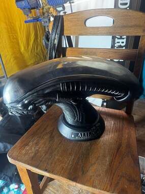 Alien 25th Anniversary DVD Head Bust Display Case